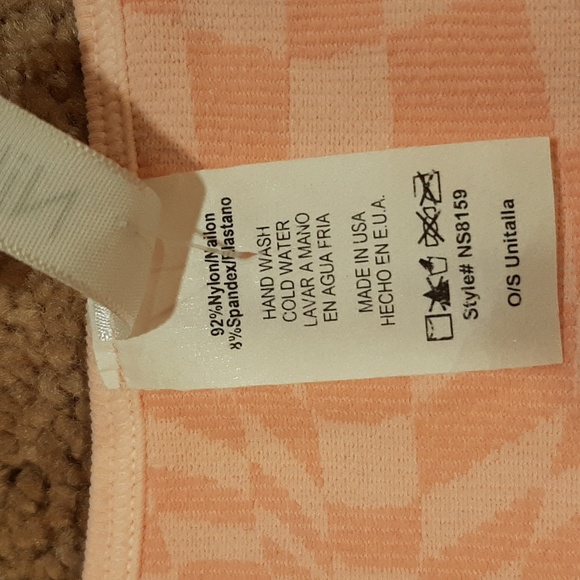 🥀NWT Nikibiki Pink Checkered Stretchy Basic Keyhole Tank (One Size)🥀 - Picture 6 of 7